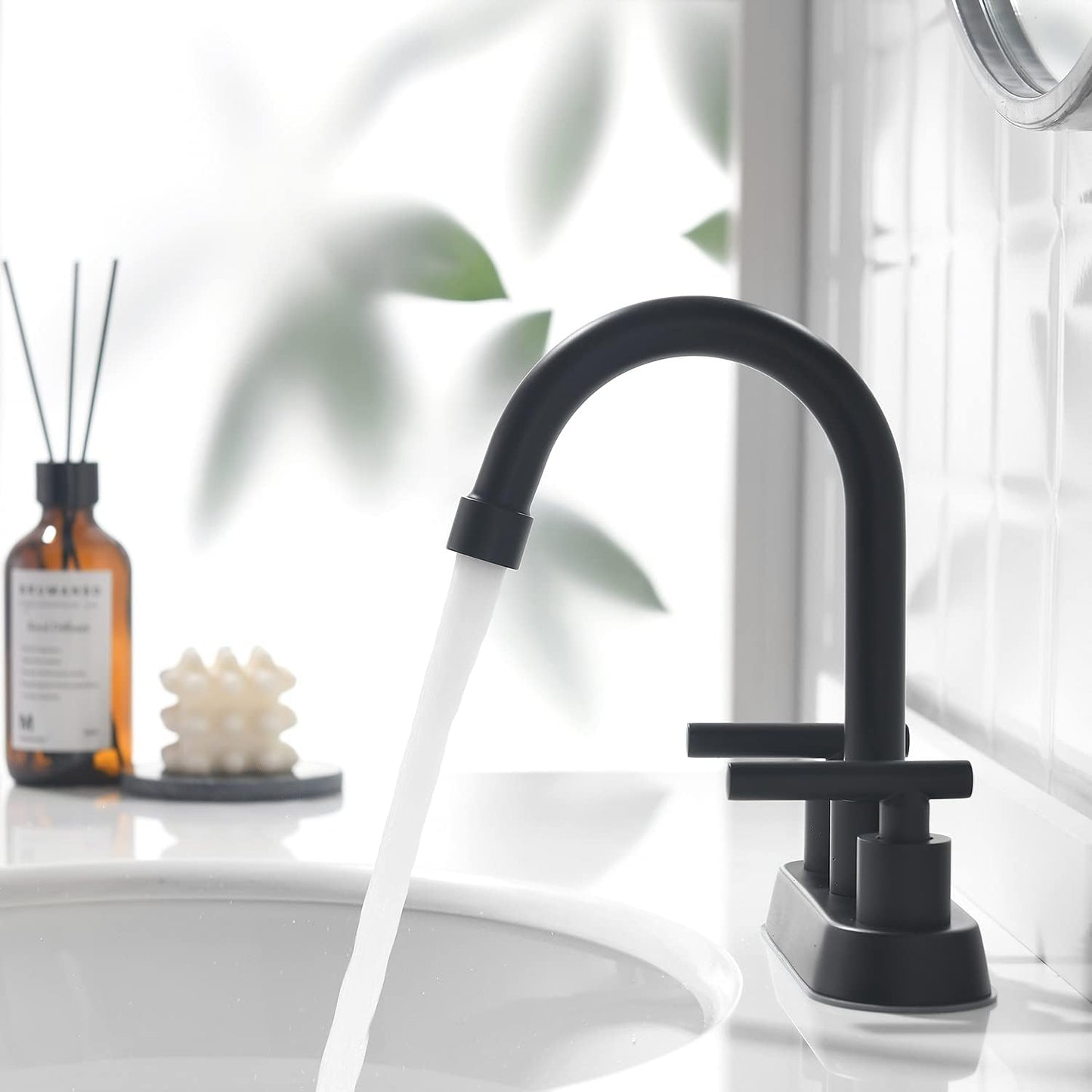 Baterie sanitară pentru lavoar – design piramidă, negru mat, cu dublă comandă T165